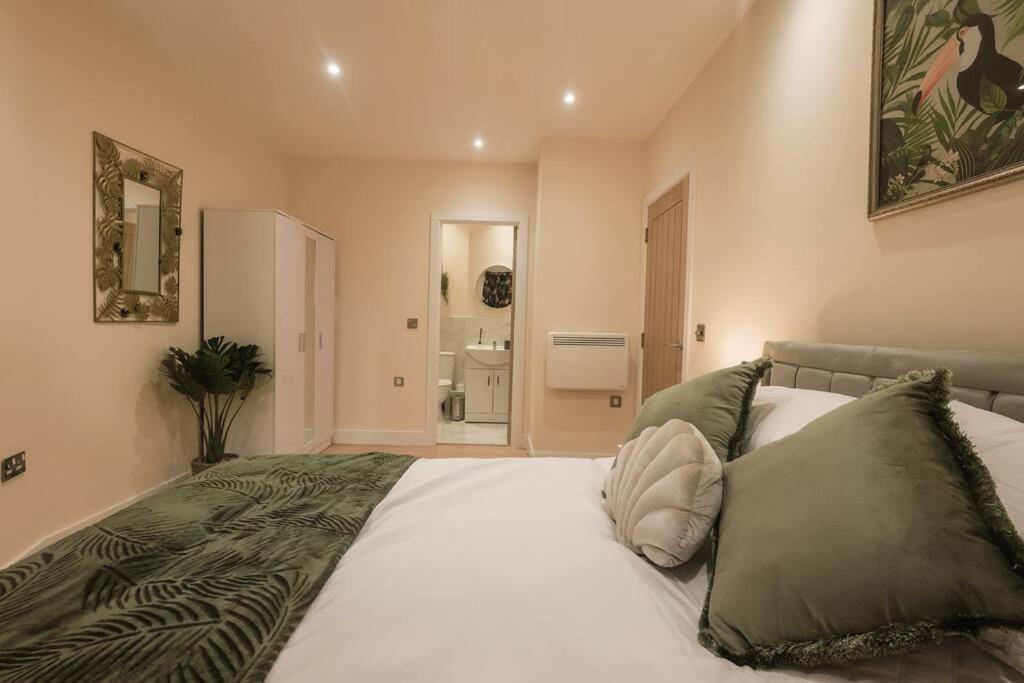 Ocean - 2 Bed Flat Sleeps 6 With Gym Access Apartment Southampton Exterior photo